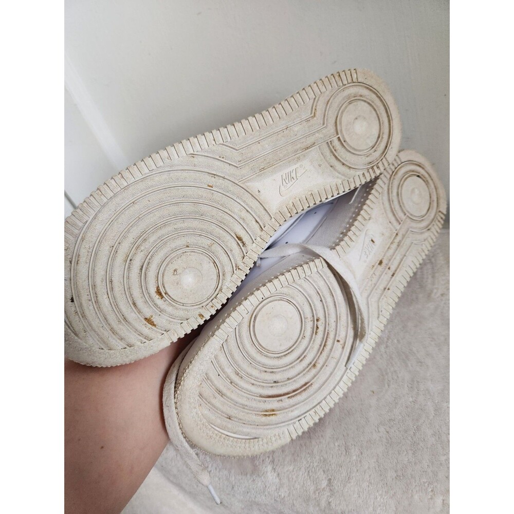 Nike Air Force 1 Low Womens Size 10 White Athletic Lifestyle Shoes Sneakers GUC - Picture 7 of 8